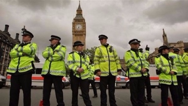 بريطانيا تعتقل 4 أشخاص انتموا لمنظمة نازية