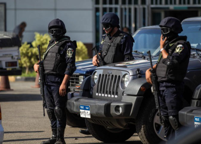 شرطي مصري يقتل شقيقين اعترضا على تحرير مخالفة مرورية