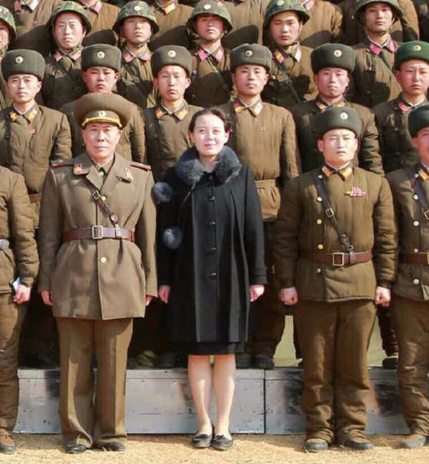 بالصور.. زعيم كوريا الشمالية يزيد صلاحيات أخته على حساب عمته