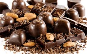 مفاجأة.. الشوكولاتة الداكنة تساعد في فقدان الوزن