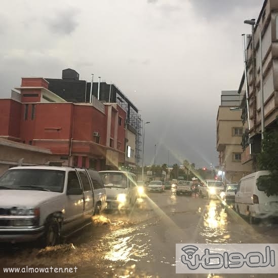 استياء بين أهالي #الطائف بسبب جرف مياه الأمطار بدوار المئوية إلى داخل الحي