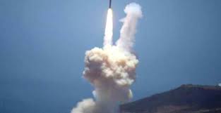 ميليشيات الحوثي الإيرانية تُطلق صاروخاً باليستياً على مأرب