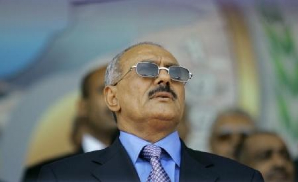 العواضي مرافق علي صالح يظهر بعد أنباء مقتله ويفضح الحوثيين