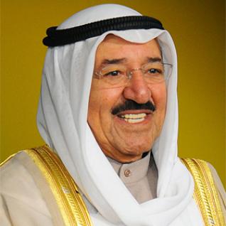 أمير الكويت يتصل بولي العهد للاطمئنان على صحة الملك