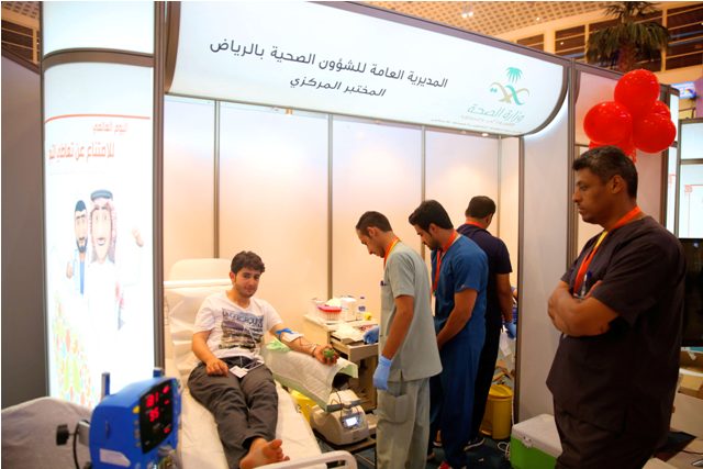 صحة الرياض تنفذ حملة للتبرع بالدم وقياس السكر والضغط مع اجازة الصيف