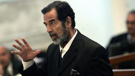 قذاف الدم يفجر مفاجأة عن مقتل صدام حسين