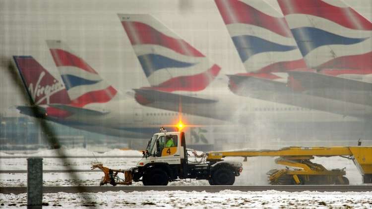8 درجات تحت الصفر.. الصقيع يشل مطارات لندن