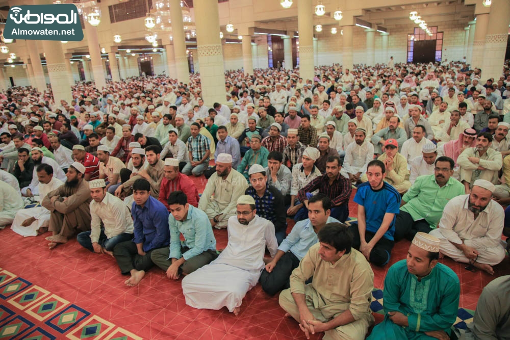 صلاة العيد في جامع الإمام تركي (1)