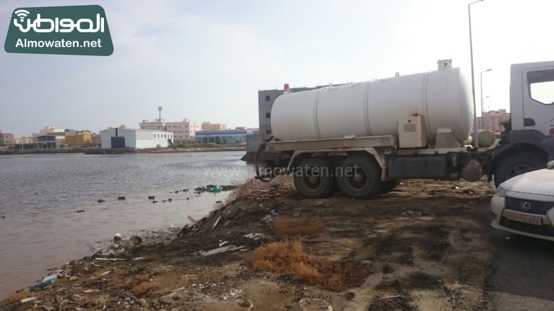 أمانة جازان رداً على تفريغ صهريج صرف بأراضي الصفا: مياه أمطار وتم مُحاسبة السائق