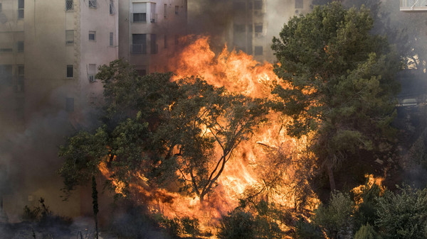 صور جديدة لحرائق إسرائيل غير المتوقفة