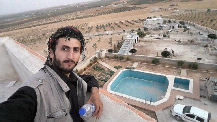 شاهد.. صور “سيلفي” تفضح قَصْر أمير داعش في سوريا