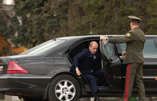 بالصور.. عرض سيارة بوتين المصفحة للبيع بمبلغ خيالي!