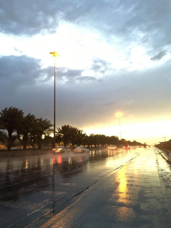 صور ساحرة لـ #الرياض عقب موجة أمطار خفيفة