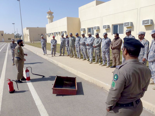 بالصور.. تدريب حرس الحدود على كيفية التعامل مع الحرائق