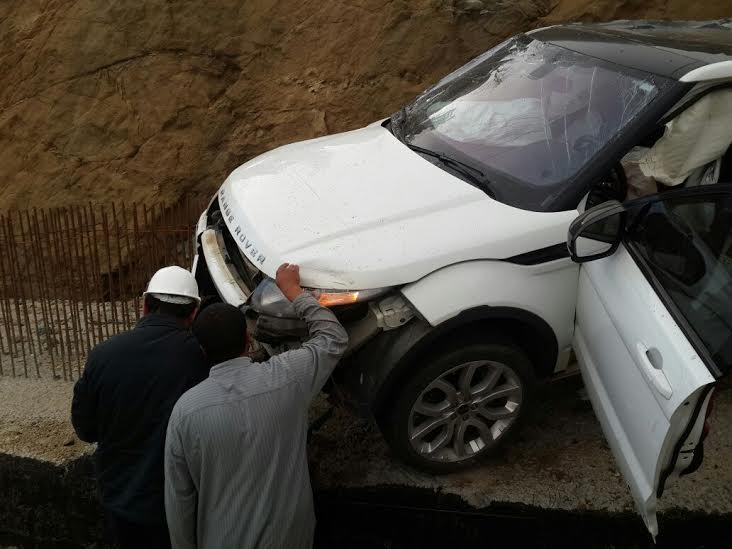 صورة تكلف مواطن تلف سيارتة بمحافظة النماص1