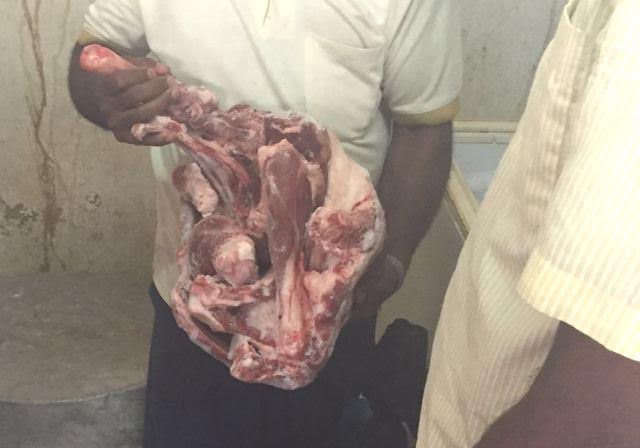 بالصور.. في جولة مفاجئة ضبط 180 كيلو من اللحوم الفاسدة بـ #بارق