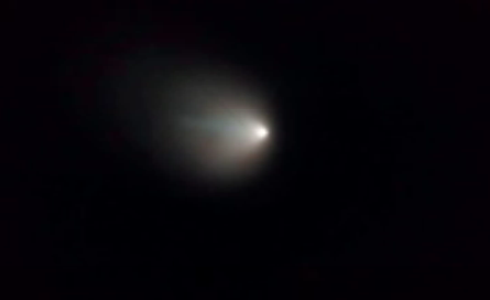 ضوء صاروخ باليستي في سماء لوس أنجلوس