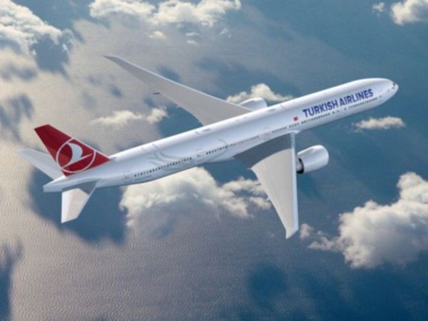 هبوط اضطراري لطائرة تركية بالقاهرة بسبب عطل فني