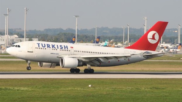 طائرة تركية تهبط اضطراريًّا بـ #القاهرة بعد وفاة سويسري بها