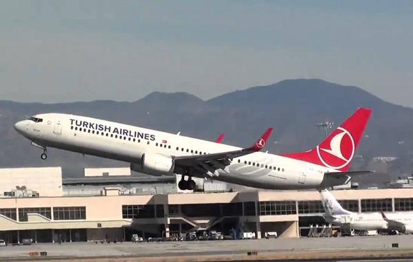 طائرة تركية تعود إلى اسطنبول بسبب تهديد بوجود قنبلة