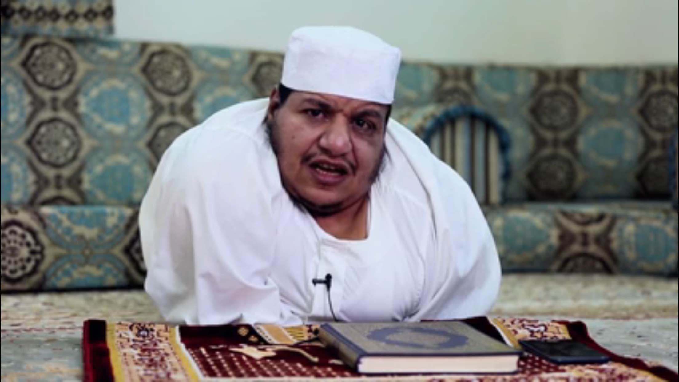 شاهد.. طارق الوادعي تحدى إعاقته وحفظ القرآن الكريم كاملاً بسراة عبيدة