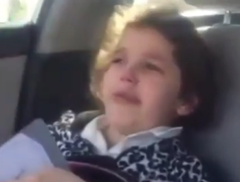بالفيديو.. فتاة تبكي لعدم اختيارها “نجمة الأسبوع”