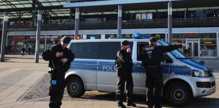 داعش الإرهابية تتبنى عملية طعن ركاب قطار ألمانيا