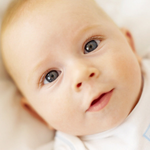 دراسة: نوم الأطفال الرضع مبكرًا يحميهم من الأمراض