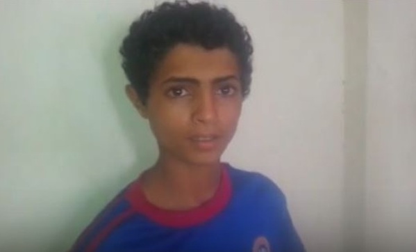 بالفيديو.. أسر طفل خدعه الحوثيون للقتال بجانبهم في العند