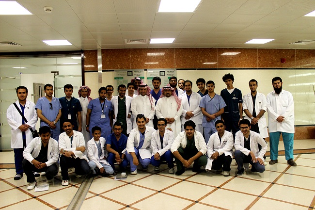 طلاب طب جامعة الملك خالد يشاركون في خدمة الحجاج