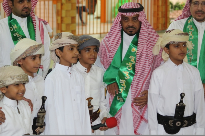 طلاب يمنيون العارضة السعودية (1)