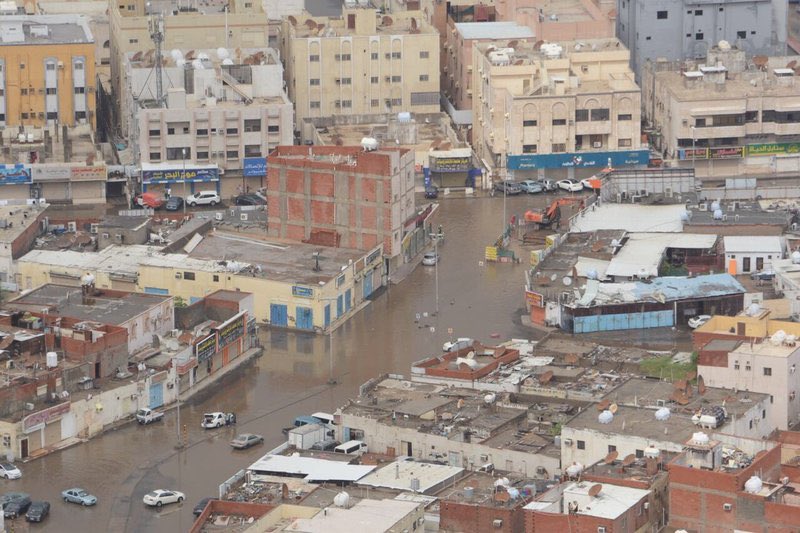بالصور.. طيران الأمن يرصد الأماكن المتضررة من أمطار جدة