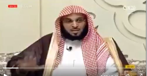 شاهد بالفيديو .. ولي العهد شبيه معزّي وبيت فريد لابن جدلان من #عائض_القرني