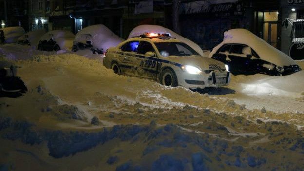 عاصفة ثلجية بالولايات-المتحدة الامريكية (7)