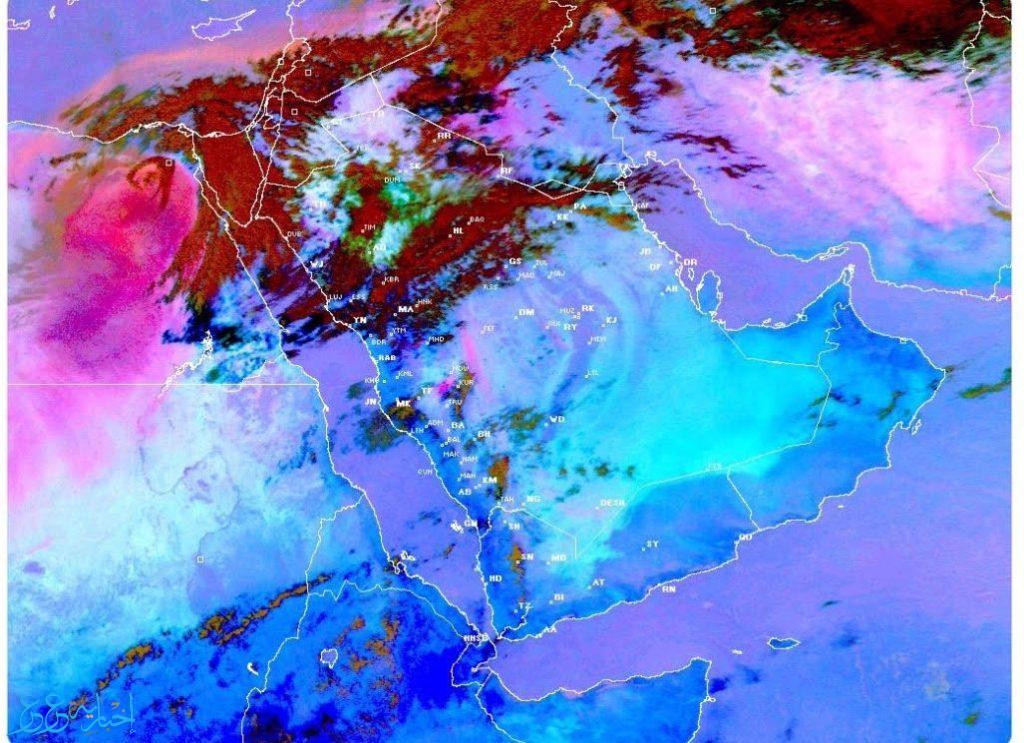 عاصفة مدار في الطريق إلى المملكة .. إلزموا المنازل