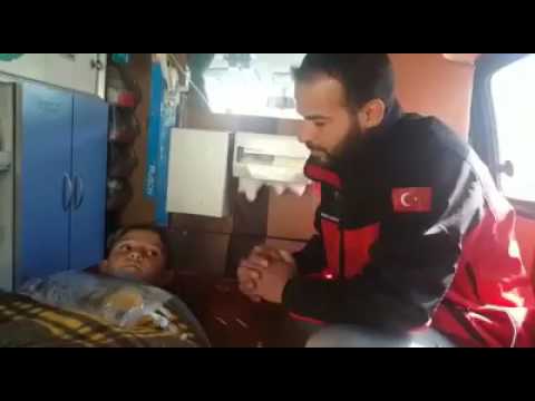 بعد 6 أشهر من بتر قدميه ومقتل والدته وأخته في سوريا.. الطفل الصطوف في الحج