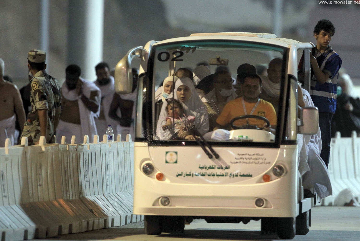 شاهد.. 234 عربة كهربائية لنقل المرضى وكبار السن في الحج