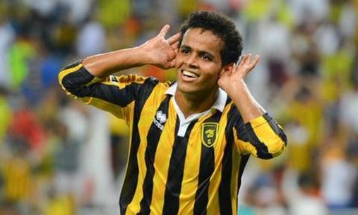 نجم الاتحاد على رادار الأهلي