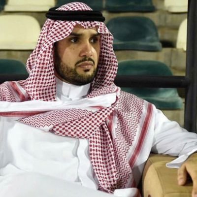 عضو شرف الأهلي يسخر من احتفال الهلال.. و”المجانين” يردون: من حقهم يفرحون!