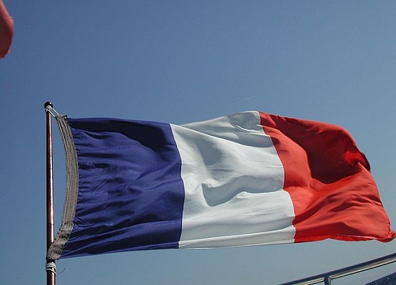 “فرنسا”تعلن استعدادها لمحاربة “داعش”الإرهابية