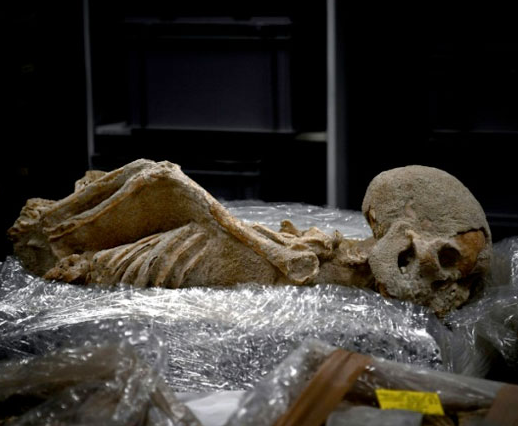 علماء آثار يونانيون يحققون في وفيات مريبة حصلت قبل 25 قرنا