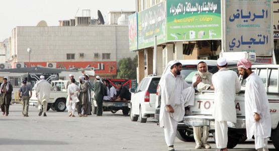 الجوازات تنبه الوافدين : غرامة 10000 ريال والترحيل للمتغيب عن العمل