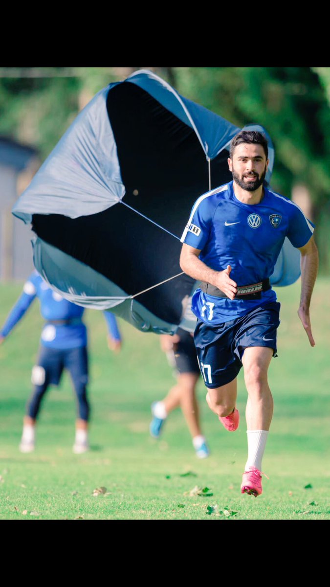 عمر خريبين يجذب اهتمام جماهير الهلال !