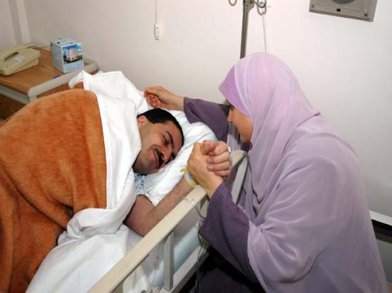 إصابة الداعية عمرو خالد بفيروس نادر نتيجة نقص المناعة