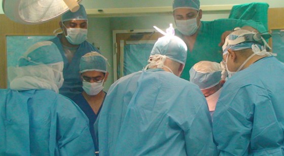 غداً.. 23 طبيباً يُجرون فصل التوأم العراقي بالرياض