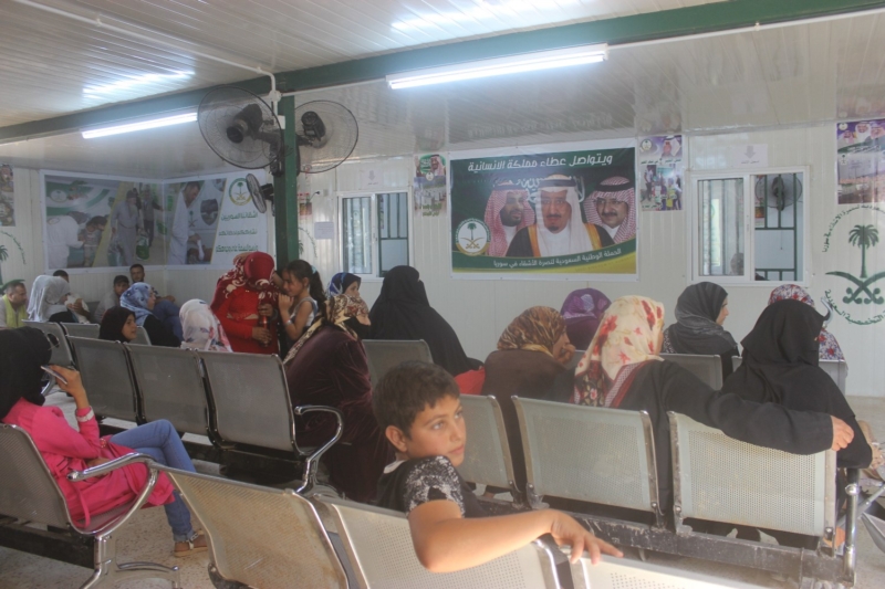 عيادات تخصصية تعالج لاجئين سوريين (5)