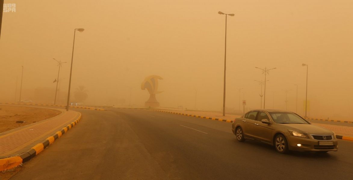 الجهات الحكومية تعلن سيطرتها على آثار الغبار في الجوف