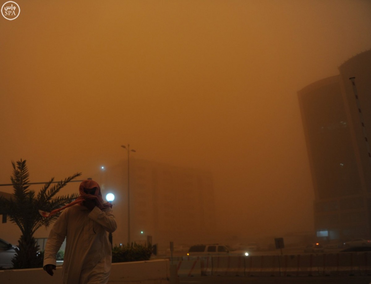 22 بلاغًا لمدني #مكة حصيلة موجة غبار #جدة