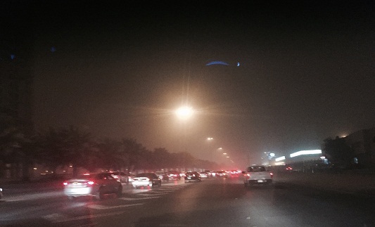 موجة غبار تضرب “الرياض” وتحدّ من مستوى الرؤية