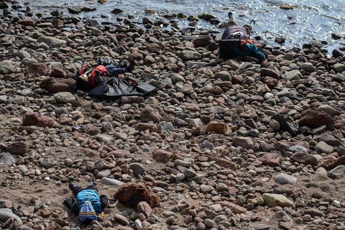 غرق 10 أطفال سوريين خلال محاولتهم مع آخرين العبور من تركيا إلى أوروبا